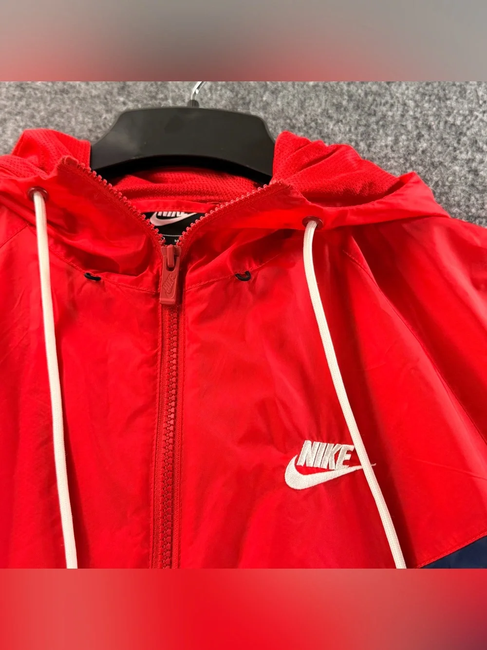 Nike Men’s Medium Windrunner Red Navy Hooded Full Zip Jacket